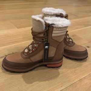 NWT Sorel Women’s LENNOX™ LACE COZY STKD WATERPROOF BOOT